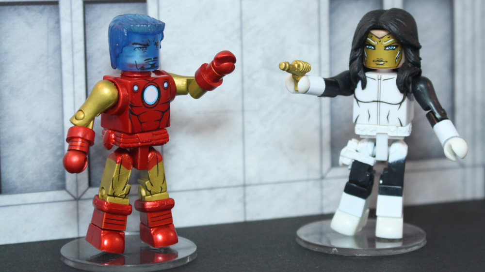 stark_with_lady.thumb.png.356101fd15a7478fbed256814f0466e7.png